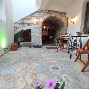 Guest house Bujtina Veritos, Berat