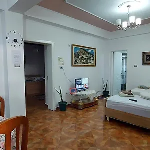 Appartement Flowers, Berat
